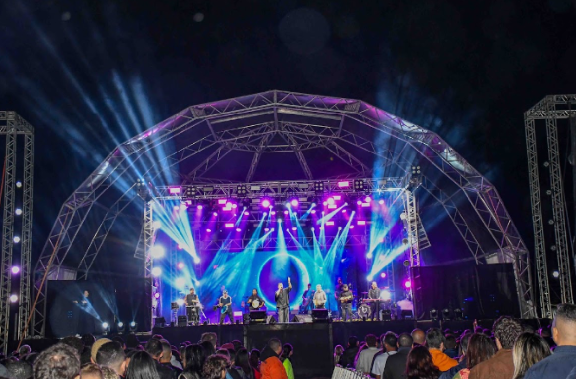 56ª Exapicor começa com casa cheia, show de Sorriso Maroto e programação diversificada no fim de semana