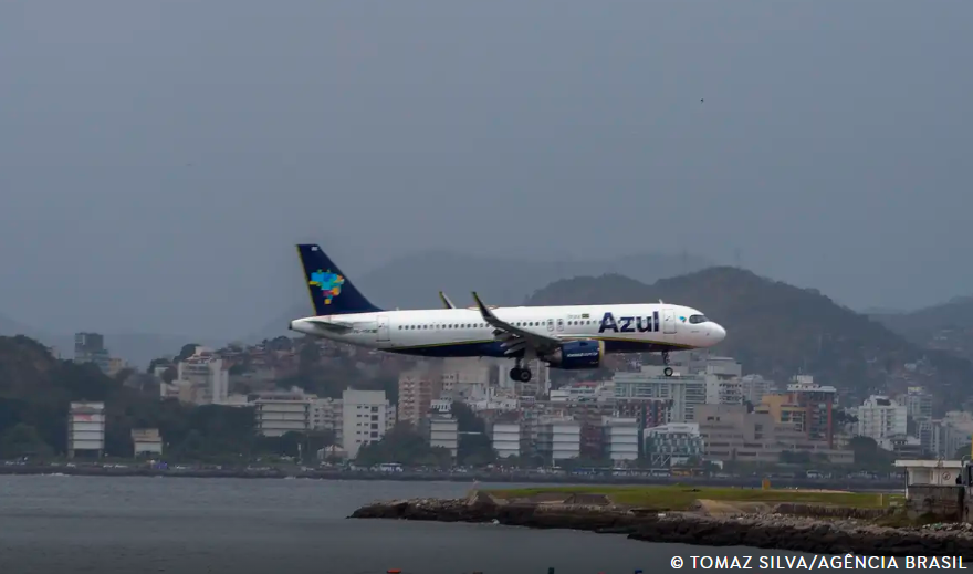 Pista do Santos Dumont é liberada após dia de caos e 161 voos impactados