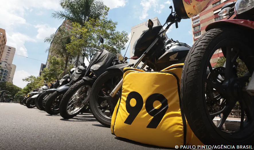 Rio vai fiscalizar manobras perigosas de motoristas de aplicativo