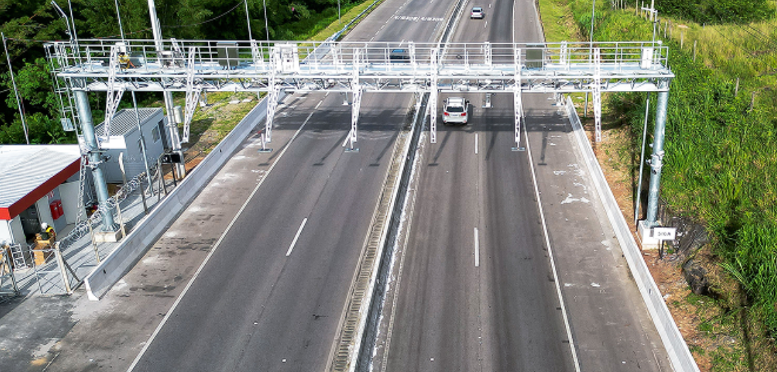 RioSP promove ações na Rio-Santos para orientar motoristas sobre o pagamento do Free Flow