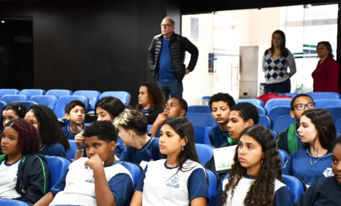 Resende fortalece educação pública em 2025 com inclusão, ciência e resultados expressivos