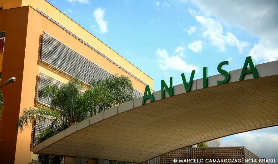 Anvisa manda recolher decoração de alimentos com plástico e glitter