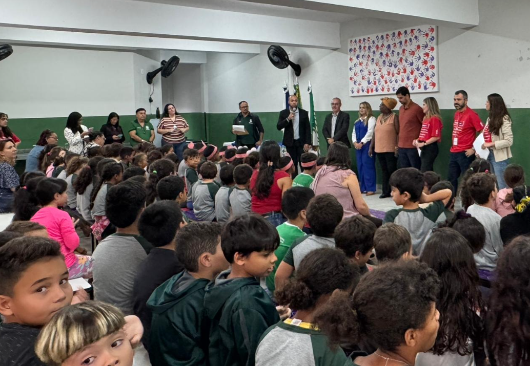 Itatiaia entrega refeitório revitalizado em escola municipal de Penedo