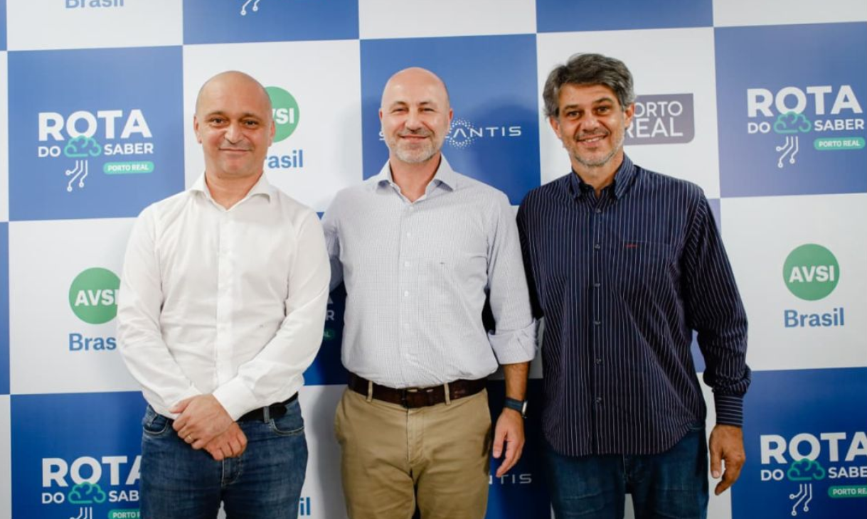Stellantis inaugura Espaço Maker em escola municipal de Porto Real