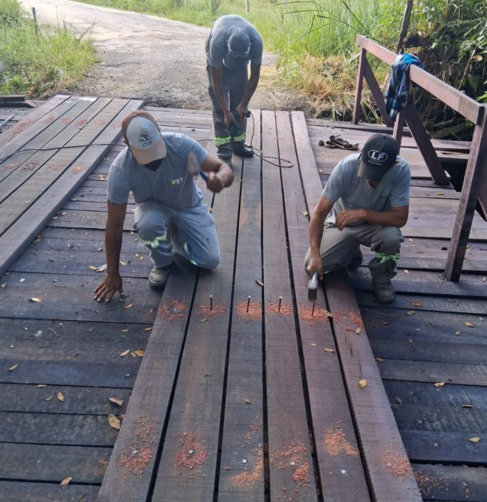Ponte da Estrada Fazenda da Serra passa por manutenção em Itatiaia