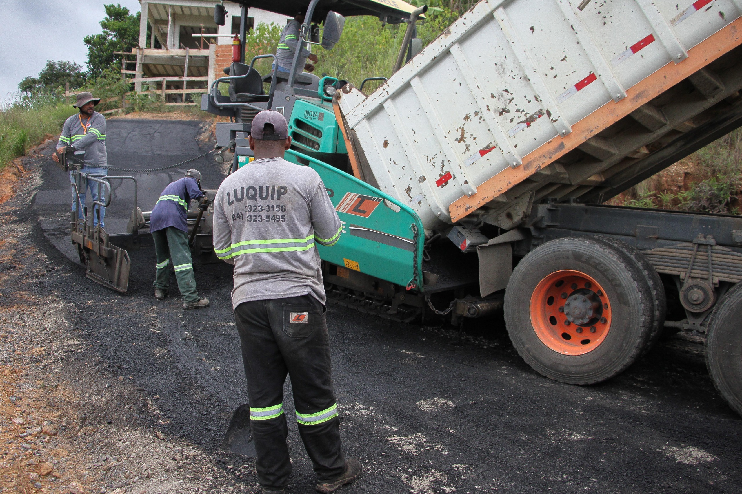Barra Mansa: Asfalto chega ao Monte Horebe e transforma a realidade dos moradores