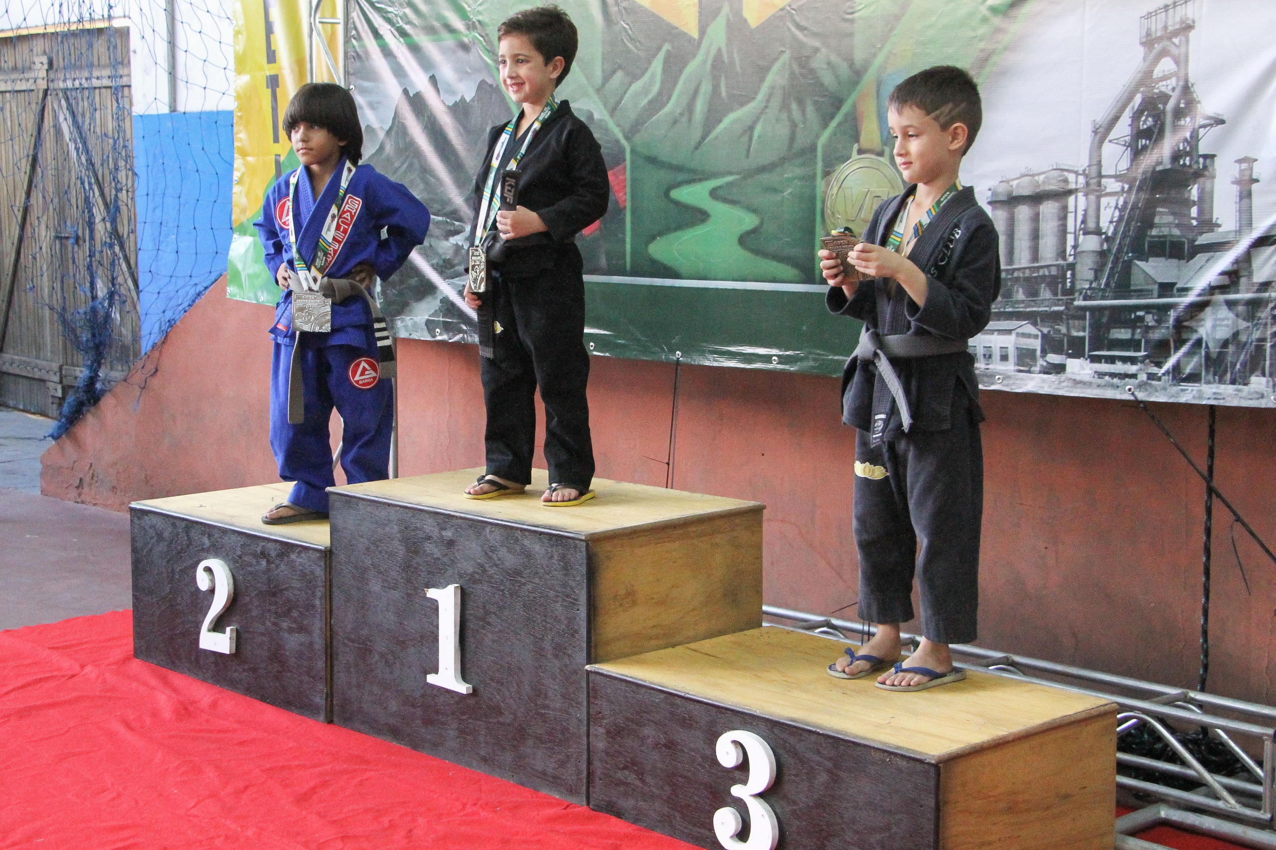 Barra Mansa tem domingo esportivo com basquete no Ano Bom e jiu-jitsu no Centro