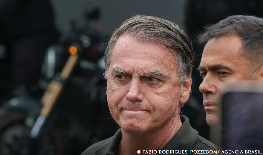 PGR dá aval para Bolsonaro fazer cirurgia no ombro