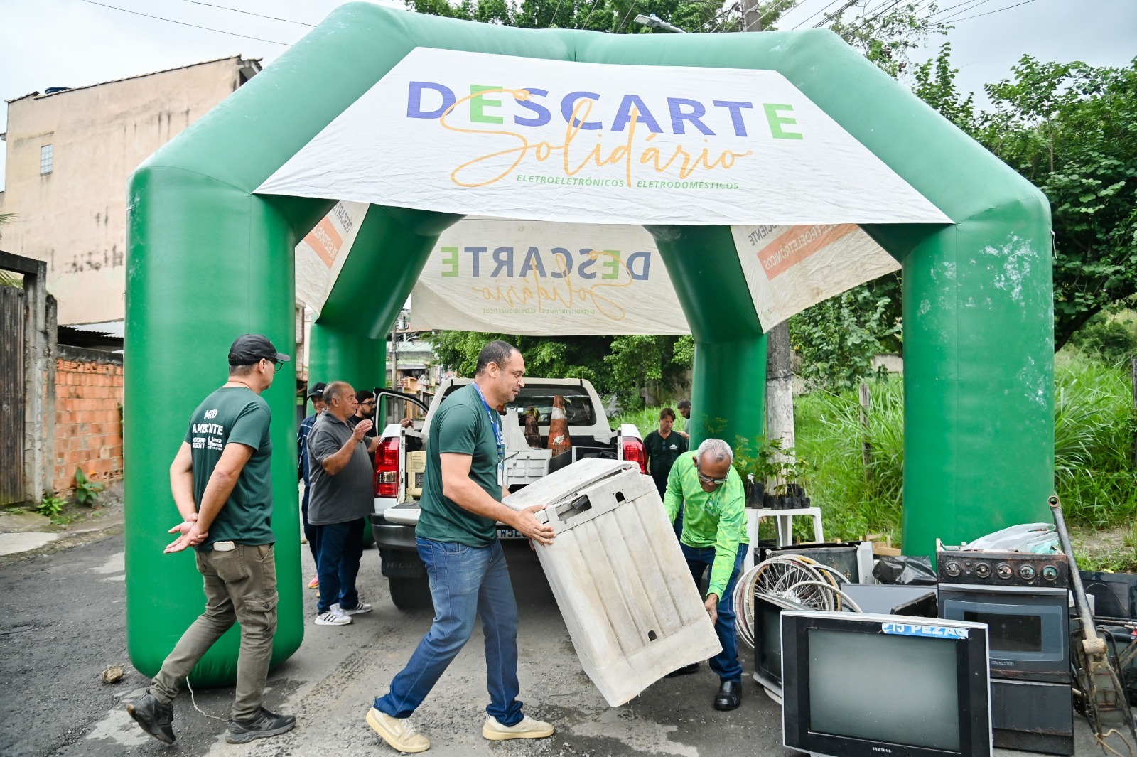 Descarte Solidário Comunitário na Vila Elmira promove conscientização ambiental e recolhe resíduos