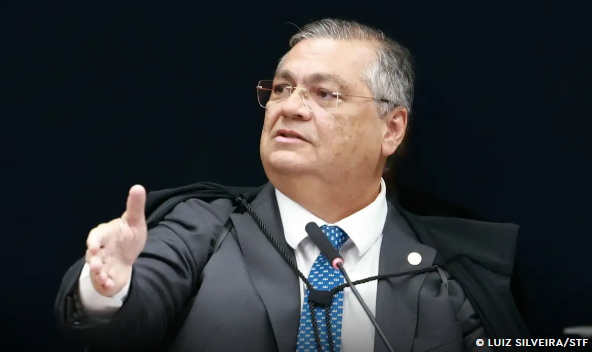 Dino nega pedido de soltura de Deolane Bezerra