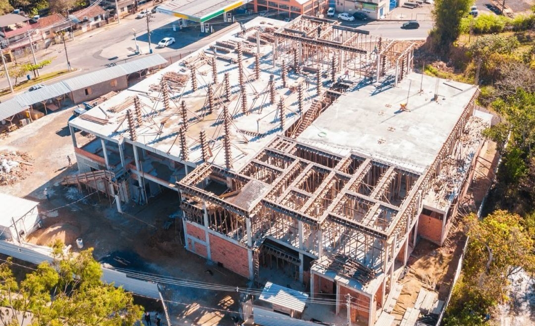 Quatis recebe R$ 2 milhões do Estado para continuidade das obras do novo Hospital Municipal