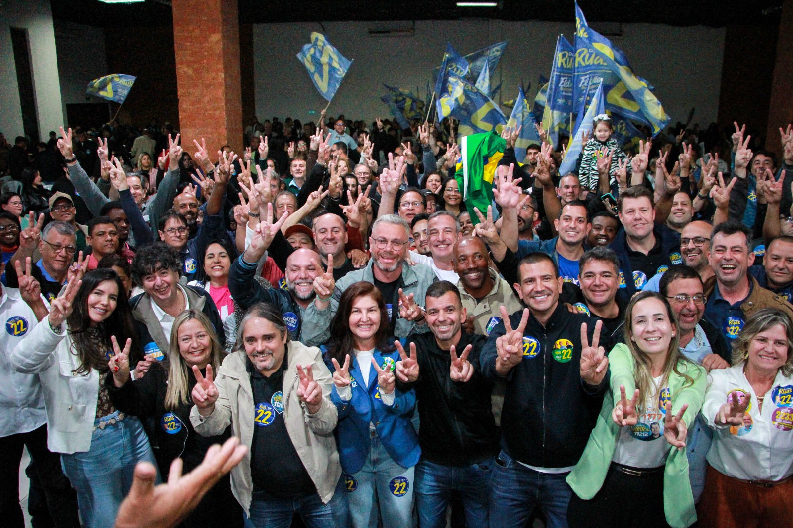 Furlani reúne mais de 2 mil pessoas em Barra Mansa em encontro com Douglas Ruas