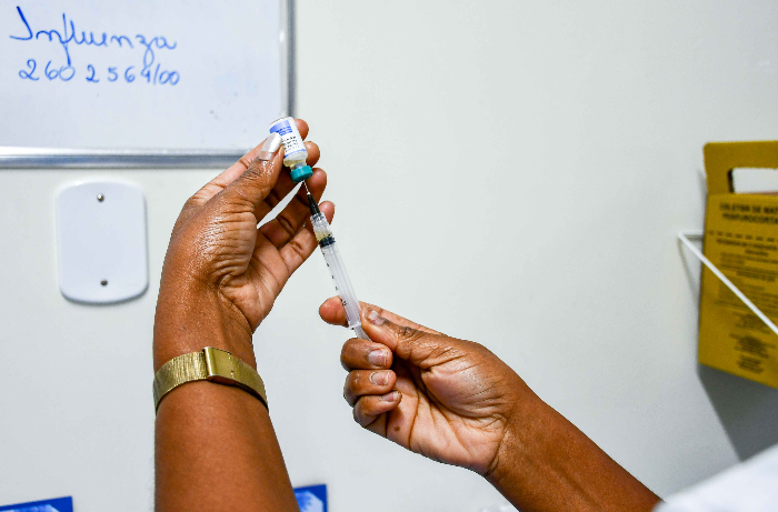 Resende amplia vacinação contra pneumococo para idosos a partir de 85 anos